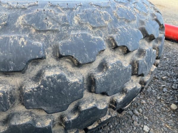 2 FIRESTONE SPRAYER TIRES - Image 8
