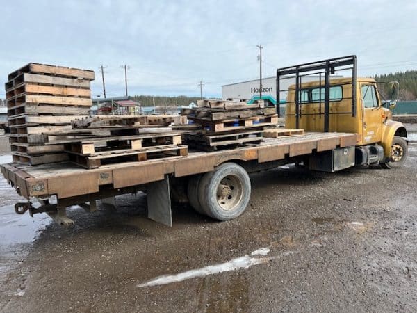 1990 INTERNATIONAL FLATBED TRUCK - Image 6