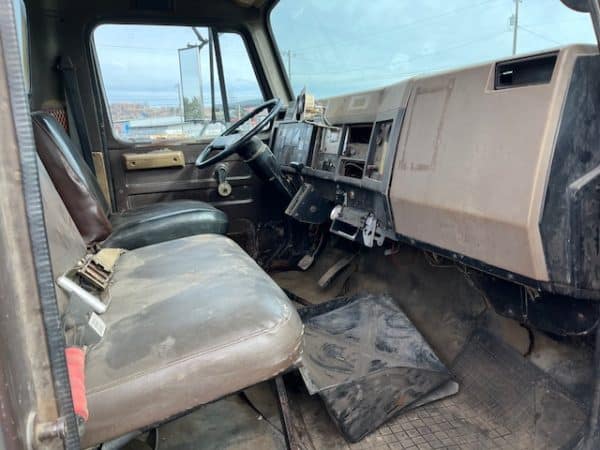 1990 INTERNATIONAL FLATBED TRUCK - Image 7