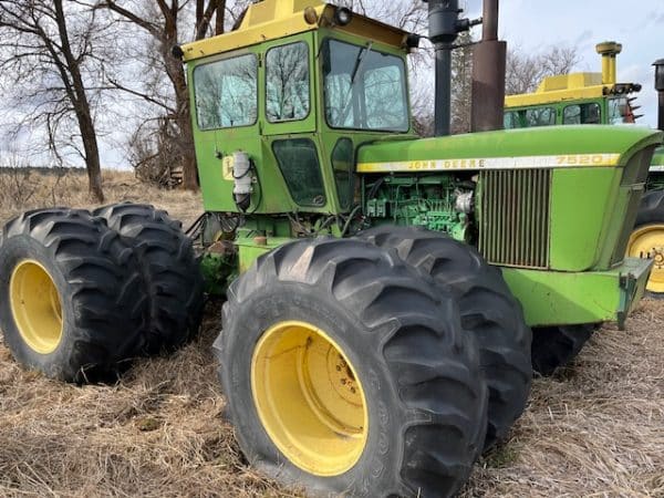 JOHN DEERE  7520 TRACTOR - Image 5