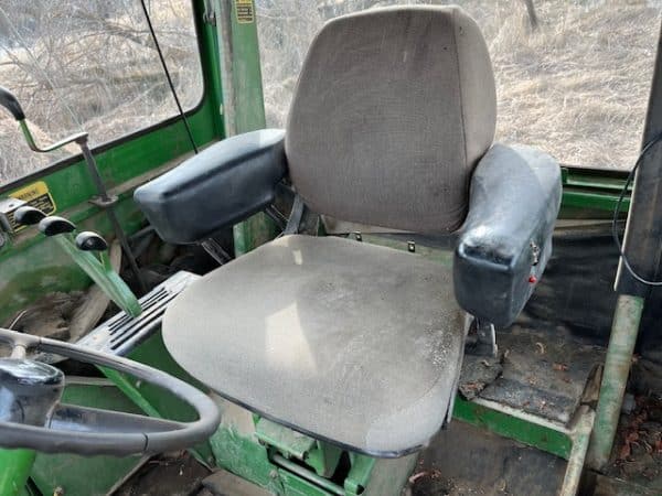 JOHN DEERE  7520 TRACTOR - Image 9