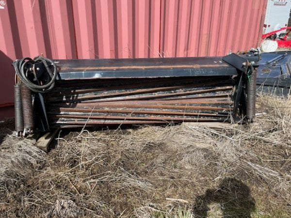 MacDon CONDITIONER /WINDROWER ATTACHMENTS