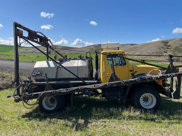 1989 IH 4800 SPRAY TRUCK - Image 6