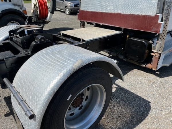 FREIGHTLINER FL 70 W/SLEEPER - Image 5