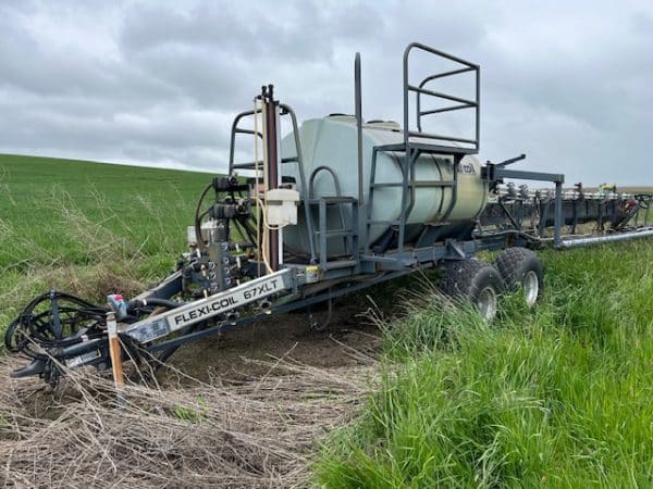 FLEXI-COIL 67 XLT SPRAYER TWIN TANKS