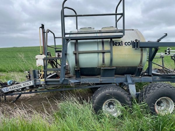FLEXI-COIL 67 XLT SPRAYER TWIN TANKS - Image 3