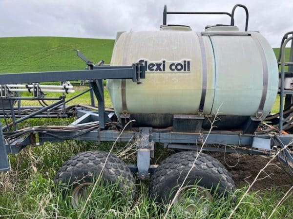 FLEXI-COIL 67 XLT SPRAYER TWIN TANKS - Image 7