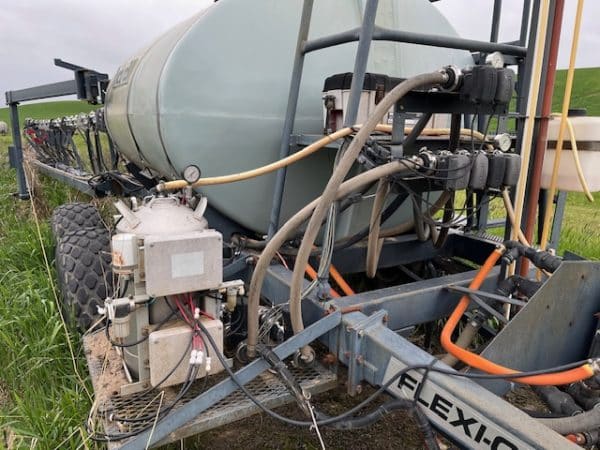 FLEXI-COIL 67 XLT SPRAYER TWIN TANKS - Image 8