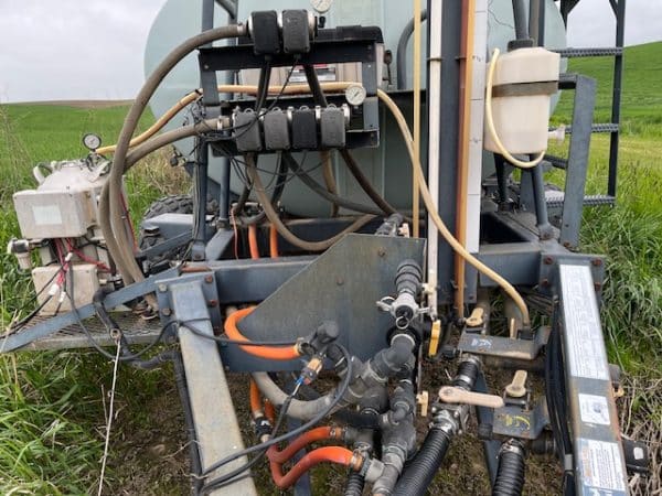 FLEXI-COIL 67 XLT SPRAYER TWIN TANKS - Image 9