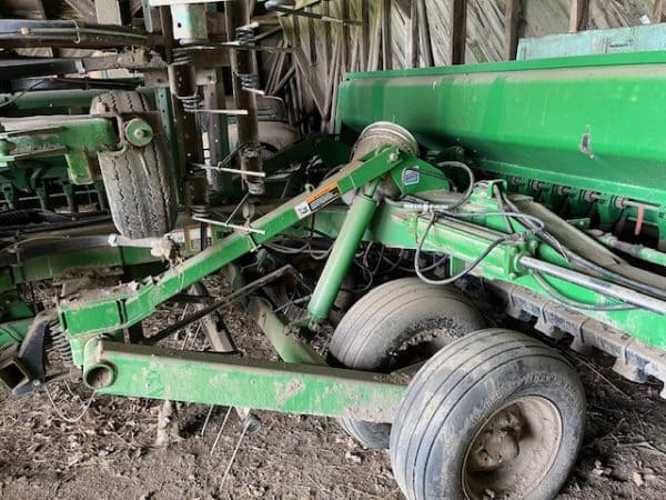 JOHN DEERE 455 DRILL w/WAGNER TOOL BAR - Image 19