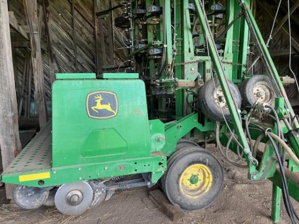 JOHN DEERE 455 DRILL w/WAGNER TOOL BAR - Image 17