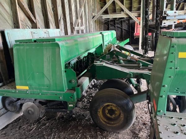 JOHN DEERE 455 DRILL w/WAGNER TOOL BAR - Image 15