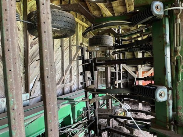 JOHN DEERE 455 DRILL w/WAGNER TOOL BAR - Image 10