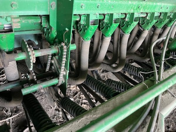 JOHN DEERE 455 DRILL w/WAGNER TOOL BAR - Image 3