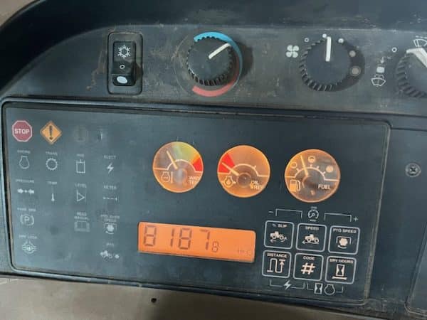 JOHN DEERE 9300 TRACTOR - Image 13