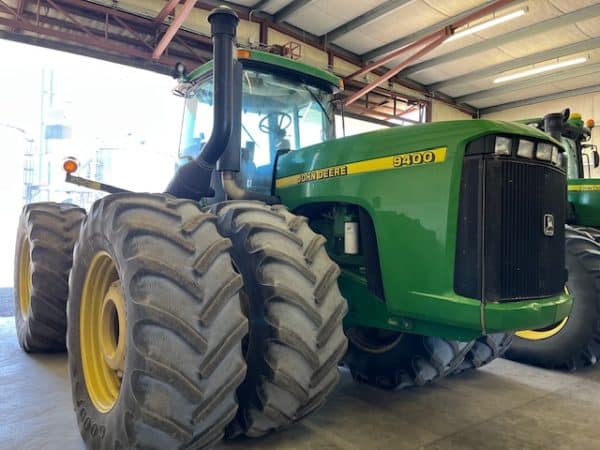 JOHN DEERE 9400 TRACTOR