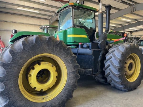 JOHN DEERE 9400 TRACTOR - Image 13