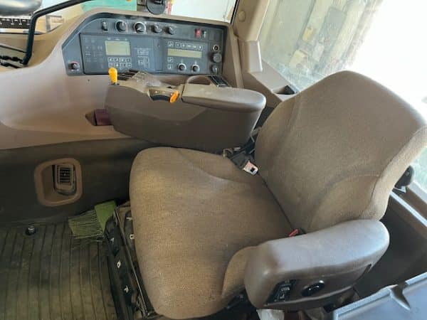 JOHN DEERE 9400 TRACTOR - Image 8