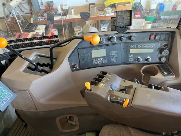 JOHN DEERE 9400 TRACTOR - Image 7