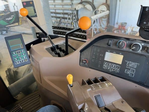 JOHN DEERE 9400 TRACTOR - Image 6