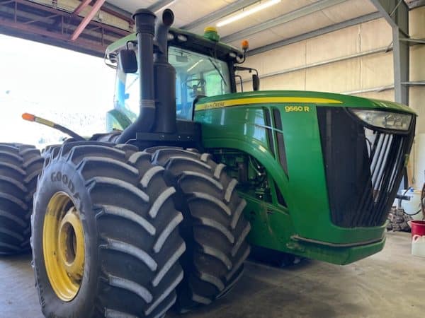 JOHN DEERE 9560R TRACTOR