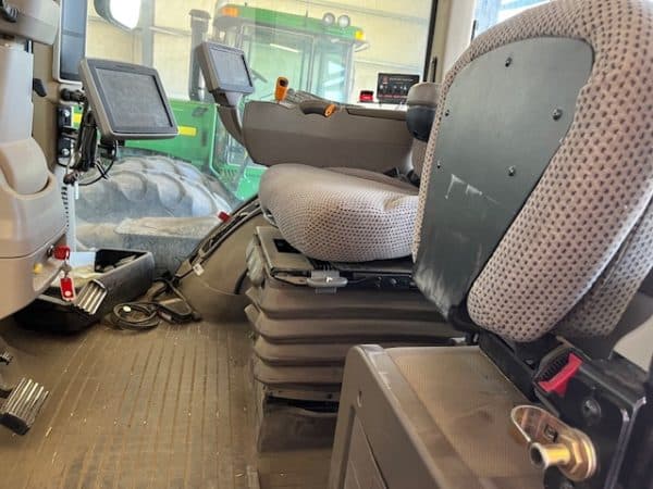 JOHN DEERE 9560R TRACTOR - Image 7
