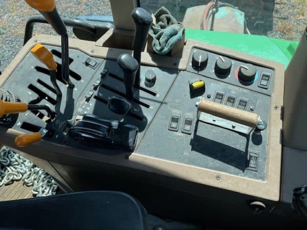 JOHN DEERE 7510 TRACTOR W/740 LOADER + ATTACH. - Image 10