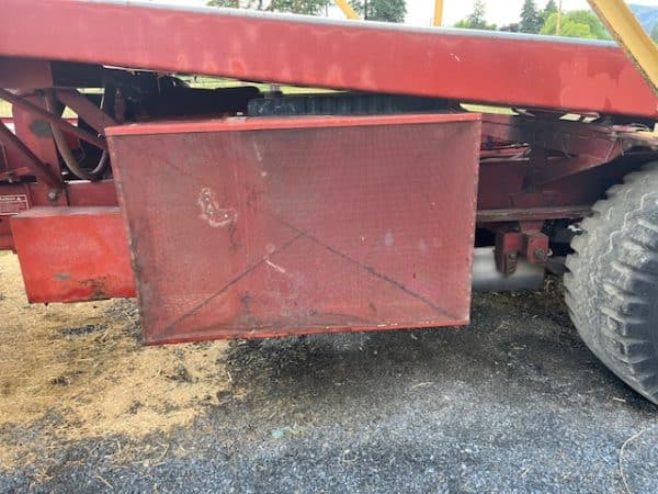 NEW HOLLAND 1078 BALE WAGON - Image 10