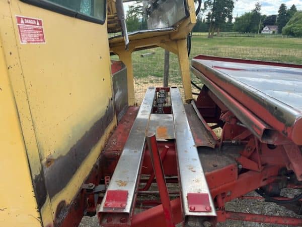 NEW HOLLAND 1078 BALE WAGON - Image 9