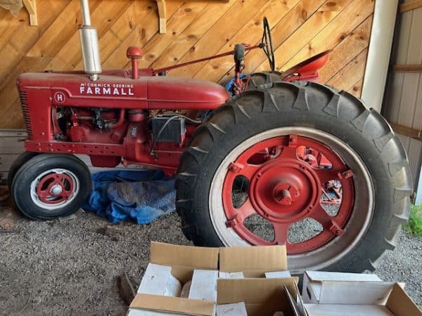 FARMALL H TRACTOR