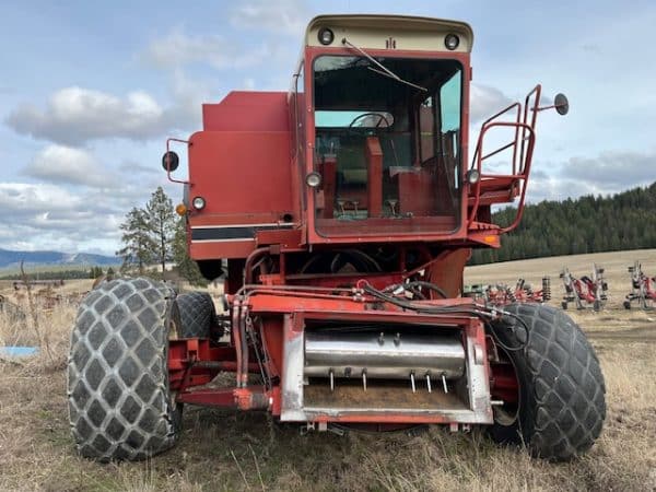 INTERNATIONAL 1470 COMBINE