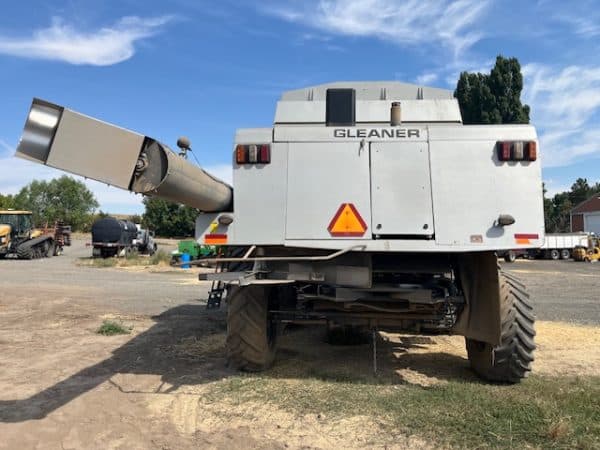 2011 GLEANER R76 COMBINE W/HEADER & CART - Image 3