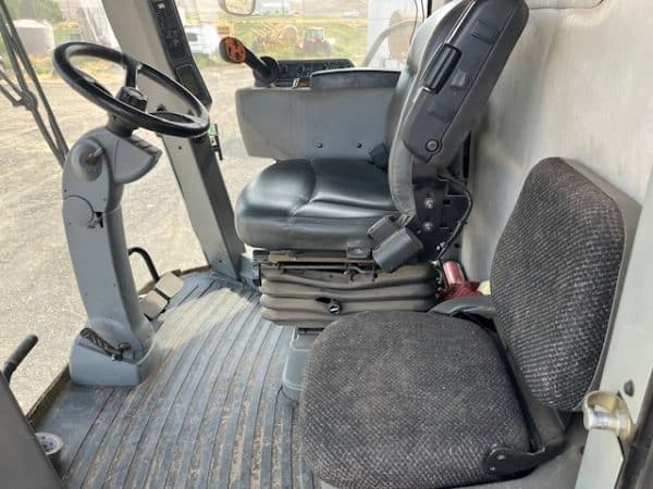 2011 GLEANER R76 COMBINE W/HEADER & CART - Image 8
