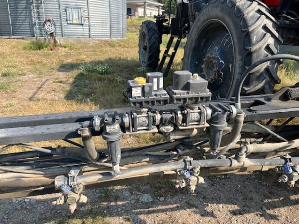 2008 APACHE AS 1210 SPRAYER W/ JD RATE CONTROLLERS - Image 10