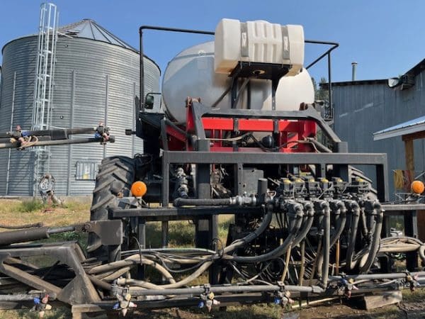 2008 APACHE AS 1210 SPRAYER W/ JD RATE CONTROLLERS - Image 6