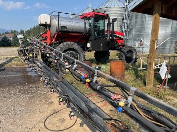 2008 APACHE AS 1210 SPRAYER W/ JD RATE CONTROLLERS - Image 5