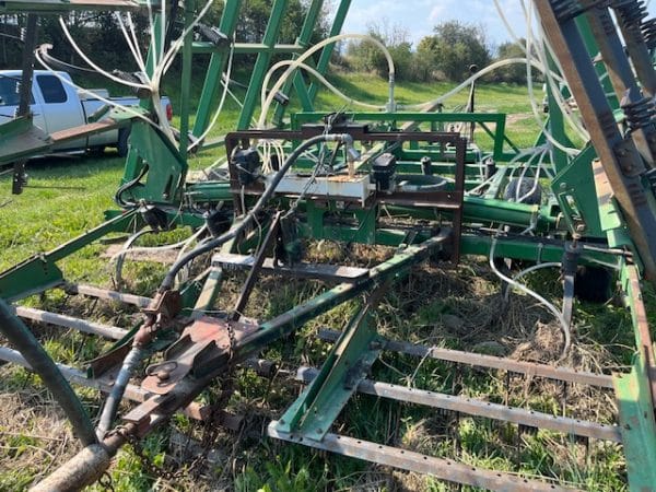 JOHN DEERE ANHYDROUS APPLICATOR/CULT. + TANK - Image 6