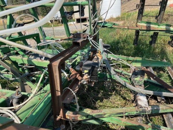 JOHN DEERE ANHYDROUS APPLICATOR/CULT. + TANK - Image 8