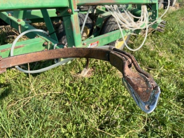 JOHN DEERE ANHYDROUS APPLICATOR/CULT. + TANK - Image 9