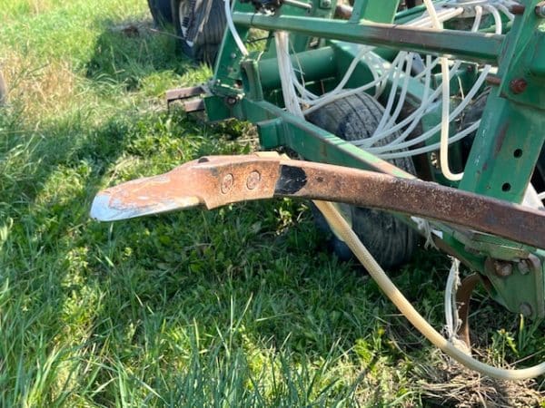JOHN DEERE ANHYDROUS APPLICATOR/CULT. + TANK - Image 13