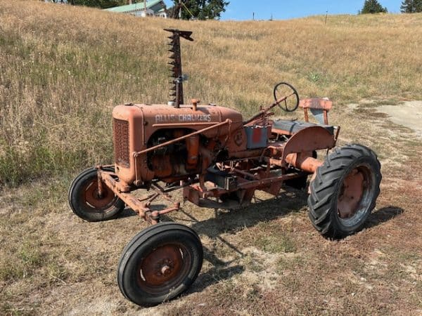 ALLIS CHALMERS C TRACTOR + SICKLE MOWER