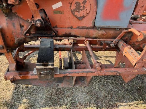 ALLIS CHALMERS C TRACTOR + SICKLE MOWER - Image 7
