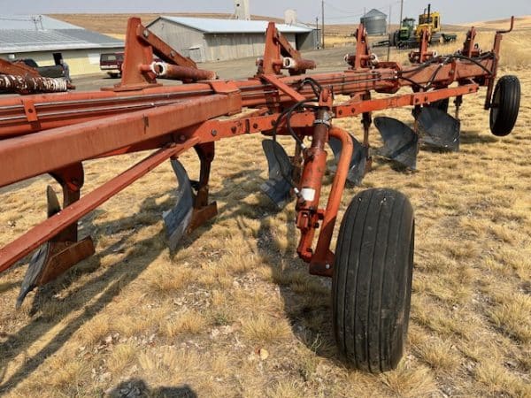 WIL-RICH 7 BOTTOM PLOW - Image 2