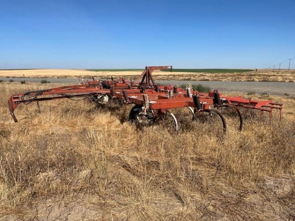 INTERNATIONAL 24' MODEL 55 CHISEL PLOW - Image 11