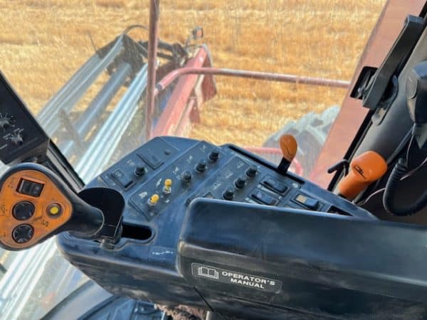 CASE IH 2388 COMBINE 2005 W/CART - Image 14
