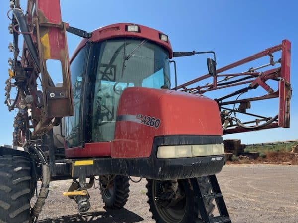 CASE IH PATRIOT 4260 SPRAYER 2004 - Image 16
