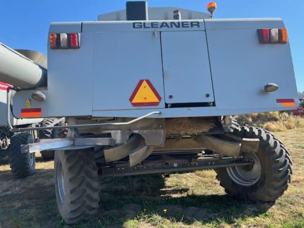 GLEANER S76 COMBINE 2010 W/HEADER - Image 6