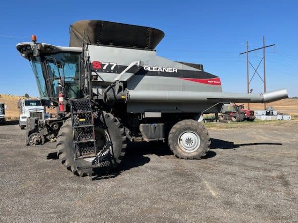 GLEANER S77 COMBINE TRITURA W/HEADER