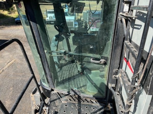 GLEANER S77 COMBINE TRITURA W/HEADER - Image 9
