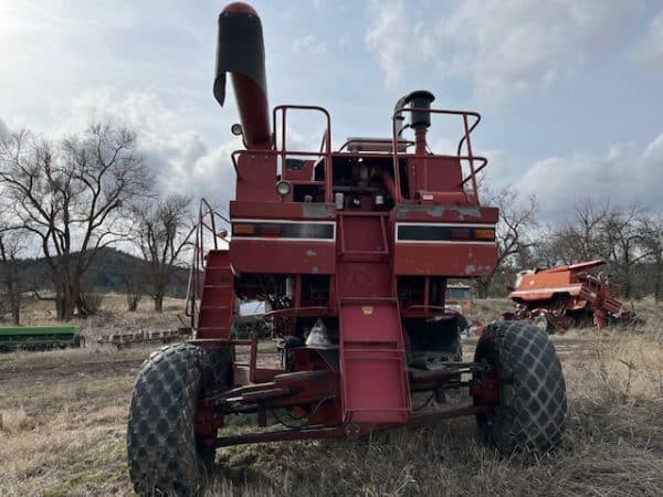 INTERNATIONAL 1470 COMBINE + 1010 HEADER 25' - Image 4